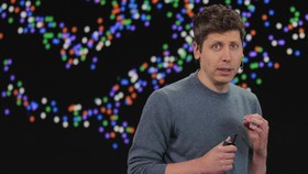 CEO OpenAI Sam Altman percaya risiko AI perlu diterima untuk manfaat teknologi.