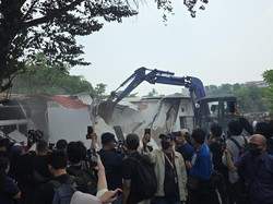 Pembongkaran Dimulai, Ekskavator Ratakan Klaster Mewah Lapas Cibinong