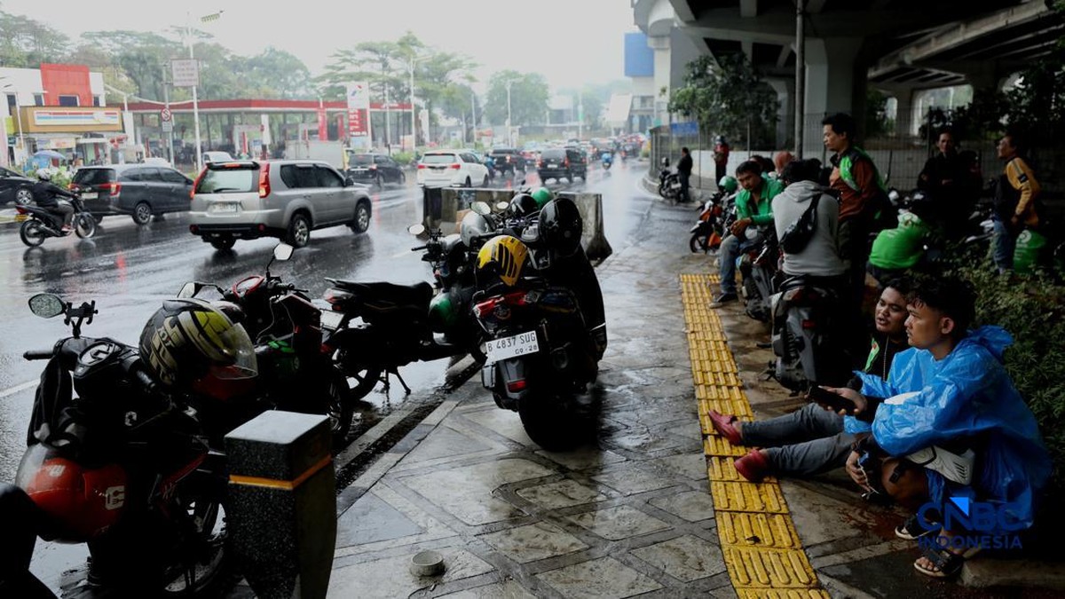 Wilayah RI yang Turun Hujan Lebat Hingga 15 Oktober Menurut BMKG