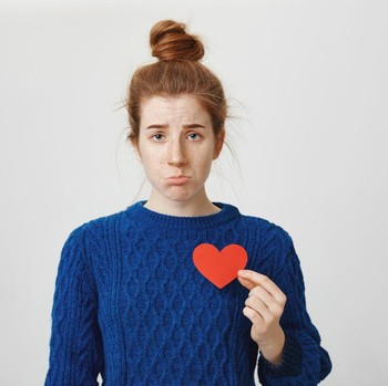 Putus Cinta Langsung Move On atau Healing Dulu? Ini 5 Zodiak yang Anti Terjebak Rebound Relationship