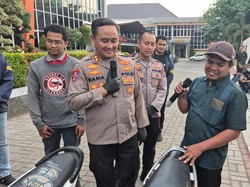 Senyum Lebar Warga Gresik Saat 5 Motor Curian Dikembalikan Kapolres