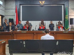 Taufik Hidayat Didakwa Lakukan Penganiayaan-Kekerasan Seksual ke YTR