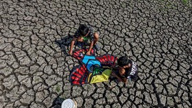 BMKG mengeluarkan peringatan dini kekeringan meteorologis untuk sejumlah daerah di Indonesia pada pertengahan Oktober.