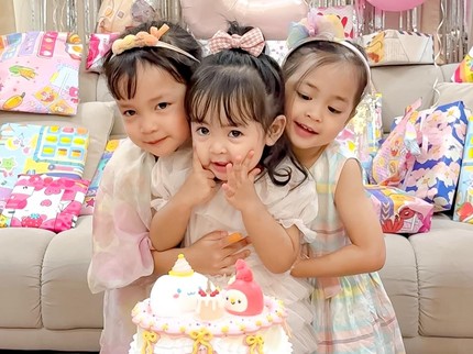 Intip 5 Potret Aqila, Anak Bungsu Anisa Rahma yang Selalu Kompak dengan Kakak Kembarnya