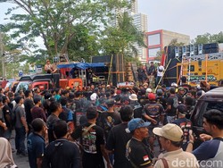 Demo Sopir Truk di Surabaya Sejak Kemarin Akhirnya Bubar