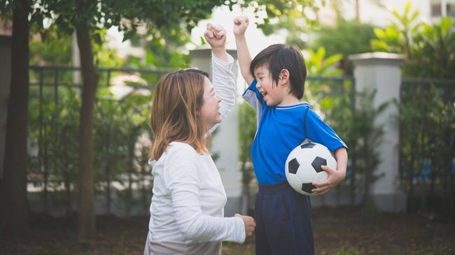 8 Cara Mendidik Anak agar Tangguh Menghadapi Tantangan Menurut Pakar