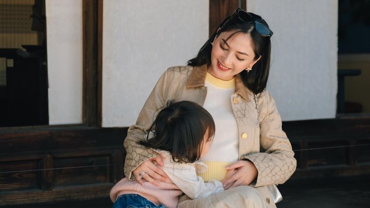 Jessica Mila Liburan Bersama Keluarga saat Hamil Anak Kedua