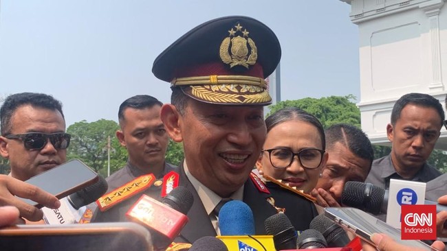 Kapolri Jenderal Listyo Sigit Prabowo didampingi Istri tiba di Istana Negara, Jakarta, Kamis (1/10/2026)