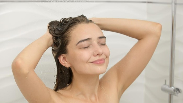 5 Kebiasaan Mandi yang Ternyata Bisa Membuat Kulit Lebih Kering