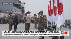Menhan Anugerahkan Satyalancana Untuk Personel JMSDF Jepang