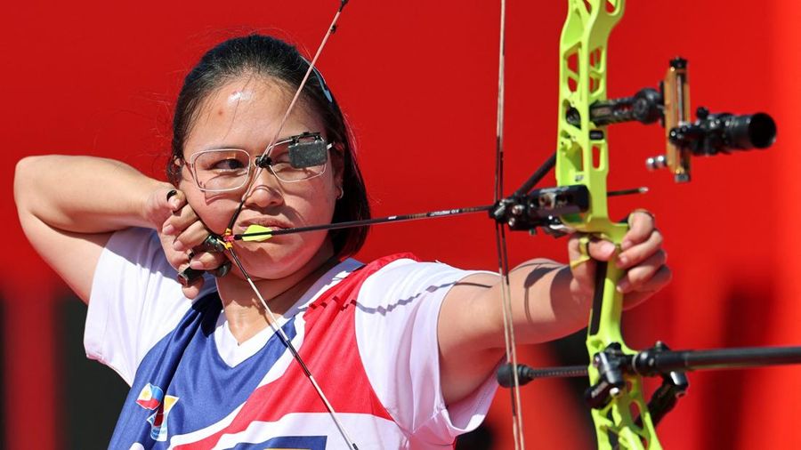 Pemain Filipina Amaya Amparo Cojuangco beraksi saat menghadapi pemain Indonesia Nurisa Dian Ashrifah pada perebutan medali emas nomor individu compound putri panahan Asian Games Aichi-Nagoya 2026, di Okazaki Central Park Multipurpose Square, Okazaki, Jepang, (1/10/2026). Pemain Filipina Amaya Amparo Cojuangco beraksi saat menghadapi pemain Indonesia Nurisa Dian Ashrifah pada perebutan medali emas nomor individu compound putri panahan Asian Games Aichi-Nagoya 2026, di Okazaki Central Park Multipurpose Square, Okazaki, Jepang, (1/10/2026).