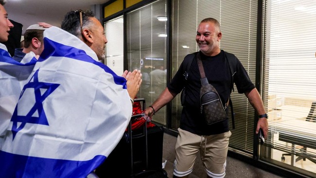 Penumpang Pesawat Flydubai yang Nyaris Dibajak Tiba di Israel