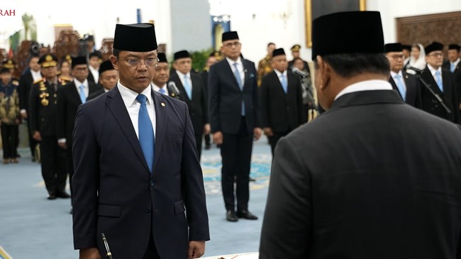 Sugiono dalam pelantikan sebagai Menko PMK di Istana Negara, Jakarta, Kamis (1/10).