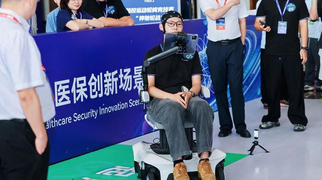 Bak Professor X, Kursi Roda Ini Bisa Bergerak Cuma Pakai Pikiran