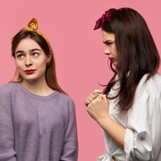 5 Cara Mengenali Orang Menyebalkan Dilihat dari Ucapannya