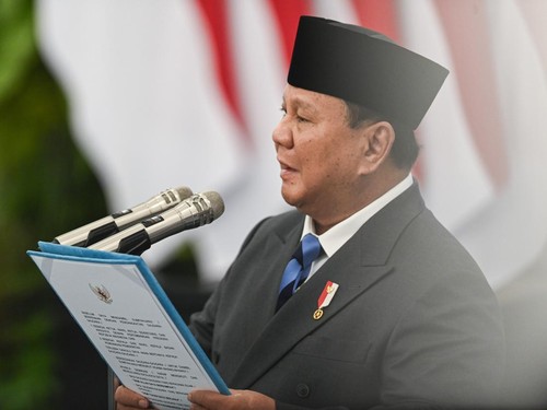 Presiden Prabowo Subianto memimpin pelantikan Dewan Pertimbangan Presiden (Wantimpres) di Istana Negara, Jakarta, Jumat (2/1/2026). Presiden melantik Pratikno sebagai Ketua Dewan Pertimbangan Presiden Republik Indonesia (Wantimpres), Hatta Rajasa seb