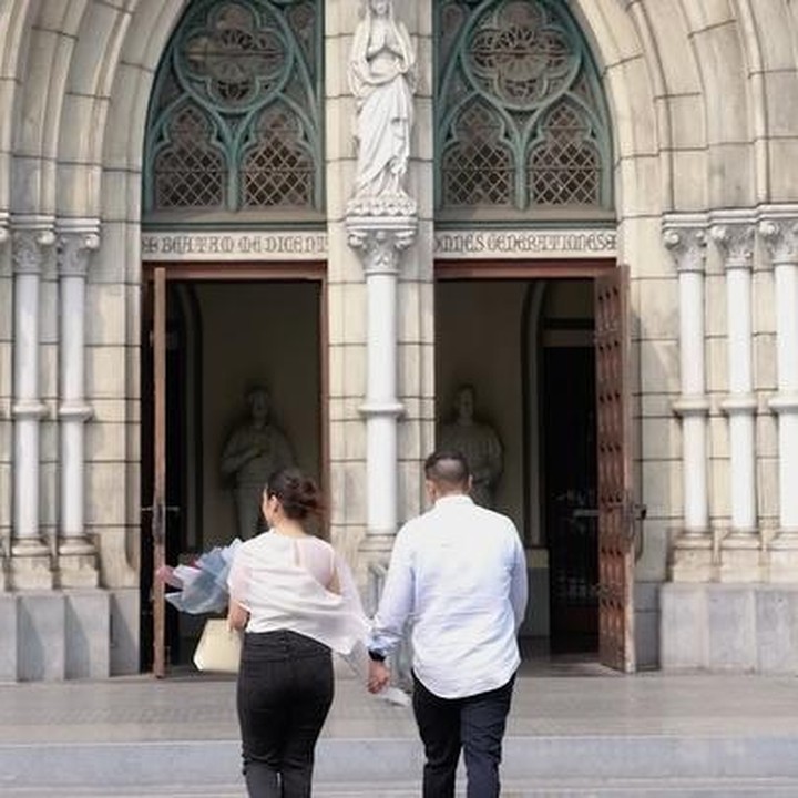 <p>Glenn dan Chelsea belum lama ini mengenang momen akad nikah mereka yang diselenggarakan di Gereja Katedral Jakarta pada 1 Oktober 2015 lalu. &ldquo;Akhirnya kita sampai di sini. Kembali ke tempat di mana semuanya bermula,&rdquo; tulis Chelsea, dikutip dari laman Instagram <em>@chelseaoliviaa,</em> Jumat (2/10/206).&nbsp;(Foto: Instagram @chelseaoliviaa)</p>