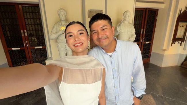Nostalgia Pernikahan, Glenn Alinskie dan Chelsea Olivia Kunjungi Katedral Jakarta