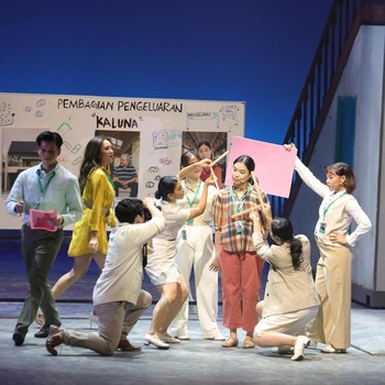 Menemukan Makna Rumah Lewat Pementasan Home Sweet Loan The Musical