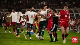 Timnas Indonesia menghadapi Bangladesh pada laga fase grup FIFA ASEAN Cup 2026 di SUGBK, Kamis (1/10). (CNN Indonesia/Adi Ibrahim