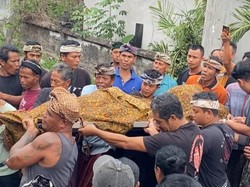 Sopir Meninggal gegara Dibakar Bos Tiba di Rumah Duka Karangasem