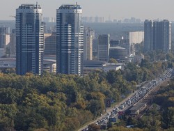 Drone Rusia Bikin Jembatan Utama Kyiv Ditutup, Lalu Lintas Kacau