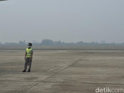 Bandara Sultan Thaha Diselimuti Kabut Asap, Super Air Jet Yogyakarta-Jambi Delay