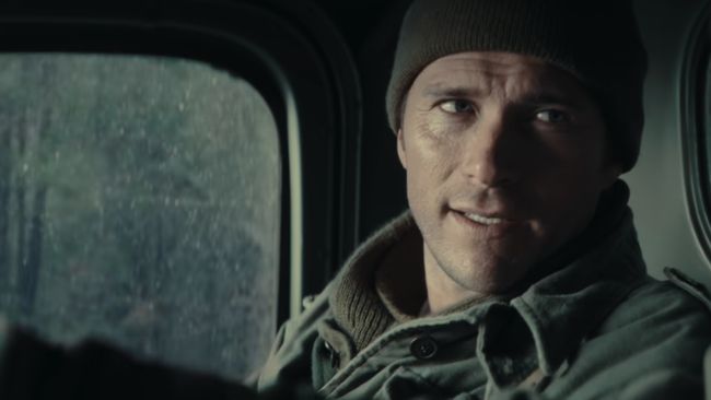 Lucky Strike merupakan film thriller aksi perang Amerika Serikat terbaru dibintangi Scott Eastwood dan Taylor John Smith.