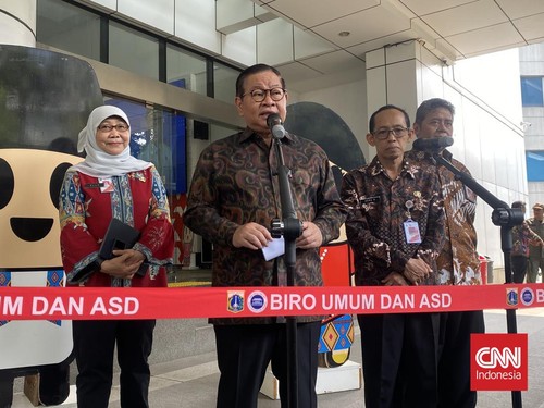 Gubernur DKI Jakarta Pramono Anung instruksikan adanya fasilitas percetakan Surat Izin Mengemudi (SIM), Surat Tanda Nomor Kendaraan (STNK), hingga Paspor, langsung di Mal Pelayanan Publik (MPP).