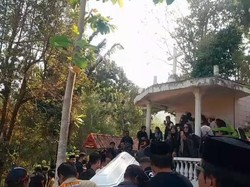 Detik-detik Ibu Ferdy Sambo Dimakamkan di Walenrang Luwu
