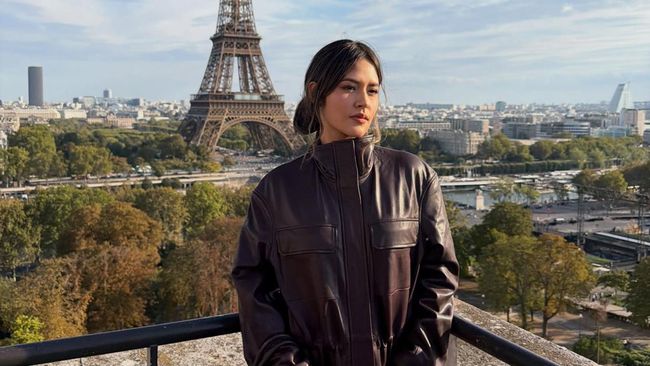 5 Potret Stylish Raisa Hadiri Paris Fashion Week