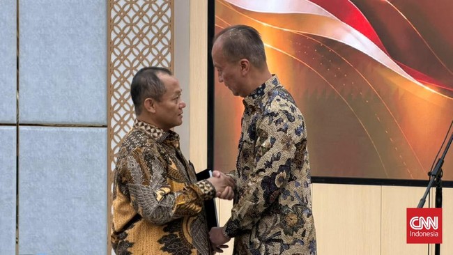 Sertijab Menperin Agus Gumiwang kepada Muhammad Sarmuji