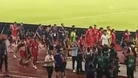 Momen Pemain Timnas Keliling SUGBK Rayakan Masuk Final