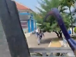 Viral Aksi Pelajar Bawa Celurit di Majalengka, Motor Jadi Sasaran