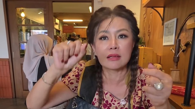 Tjioe Nofia Handayani atau Ci Mehong
