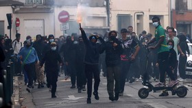 Prancis menutup 400 sekolah pada Jumat (1/10) menyusul demonstrasi berhari-hari yang dilakukan para pelajar untuk mengkritik sistem pendidikan.