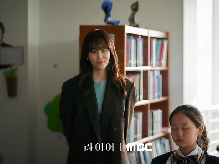 Seo Hyun Jin akan berperan sebagai Kang Ji Sun, seorang pustakawan dan guru seni di sebuah sekolah menengah atas. Kehidupannya yang tenang mulai berubah setelah kencan pertamanya dengan ahli bedah jantung, Min Joon Ho (Yoo Yeon Seok).