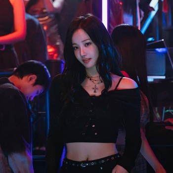 Yeonwoo Perankan Karakter dengan Dua Kehidupan Berbeda di Love in Disguise