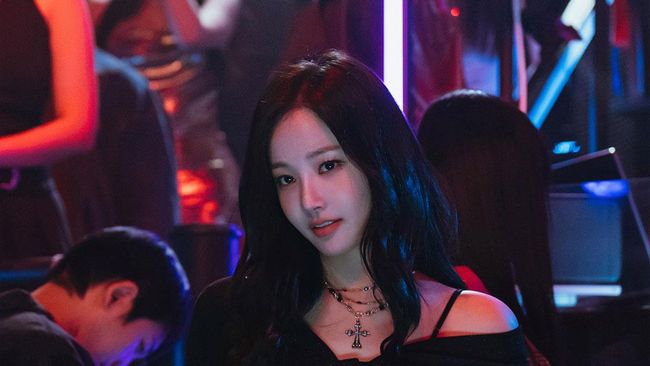 Yeonwoo Perankan Karakter dengan Dua Kehidupan Berbeda di Love in Disguise