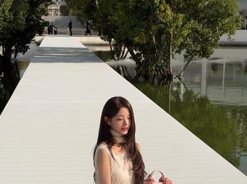 Bukan tanpa sebab, mantan anggota IZ*ONE dengan tinggi badan menjulang tersebut kini datang ke Paris Fashion Week atau disingkat PFW sebagai tamu undangan Dior Summer 2027 Women's Show./ Foto: instagram.com/for_everyoung10