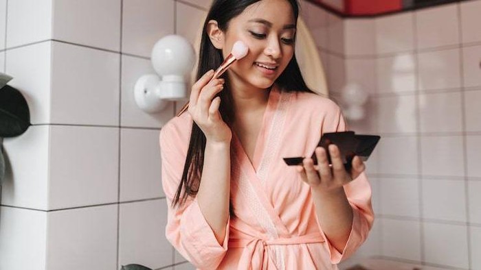 5 Makeup Look yang Cocok Digunakan Saat Musim Hujan