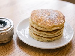 Mengenal Lensa Pancake yang Bikin Kamera Praktis dan Siap Jepret
