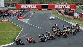 MotoGP - Japanese Grand Prix - Twin Ring Motegi, Motegi, Japan - October 4, 2026 General view at the start of the race REUTERS/Androniki Christodoulou     TPX IMAGES OF THE DAY