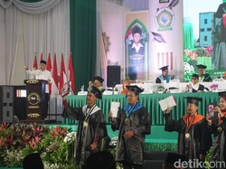 Menko Pangan Beri Resep Sukses Wisudawan Unwaha Jombang