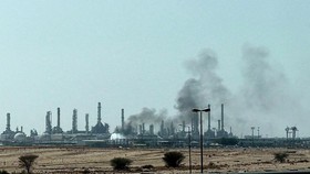Smoke rises from a fire at the Aramco refinery south of Riyadh, Saudi Arabia, October 3, 2026. Picture taken with a mobile phone. REUTERS/Stringer     TPX IMAGES OF THE DAY