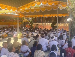 Puluhan Warga Ikuti Sapuh Leger Massal di Karangasem