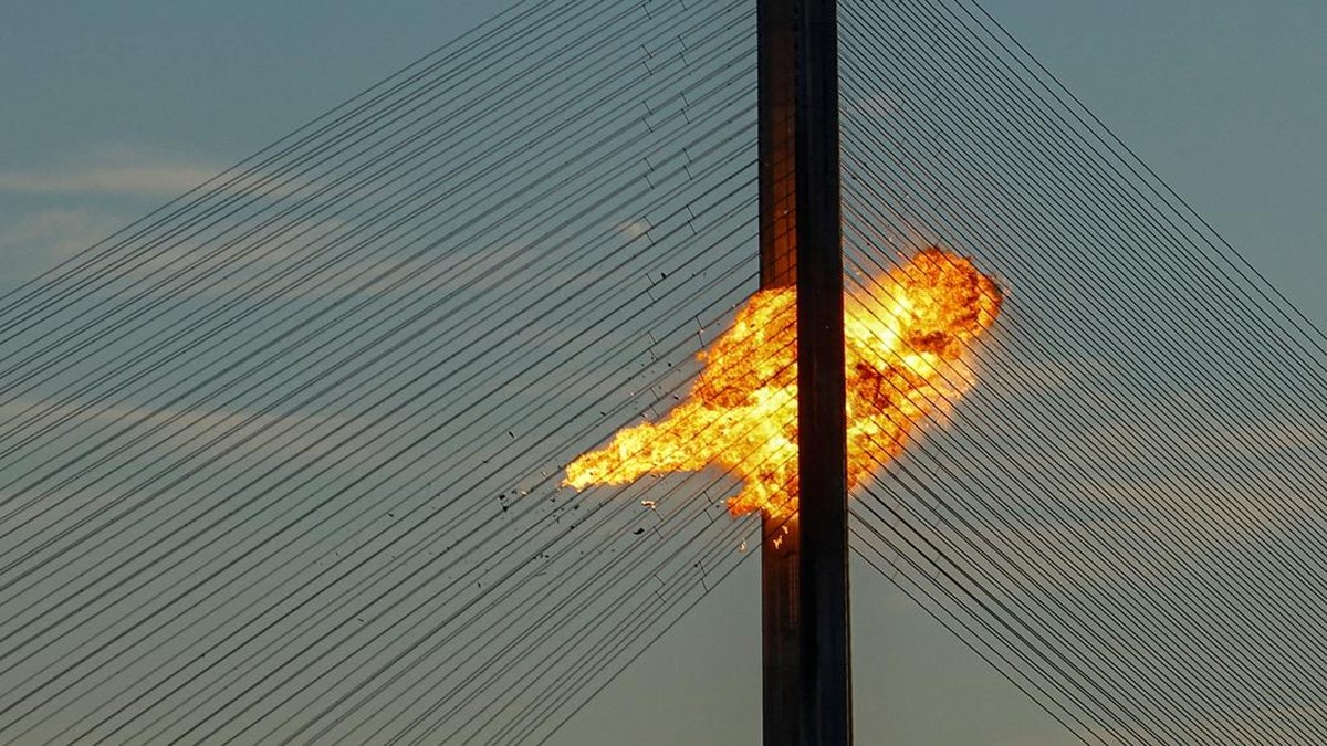 Jembatan Kyiv Diserang Drone Rusia, Lalu Lintas Macet Total