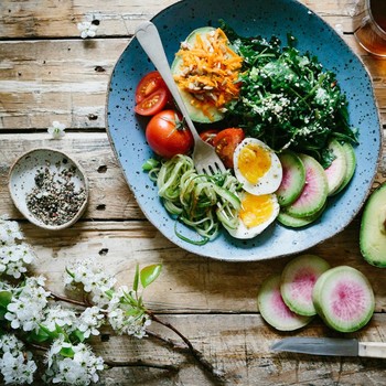 5 Makanan dan Minuman untuk Membersihkan Usus