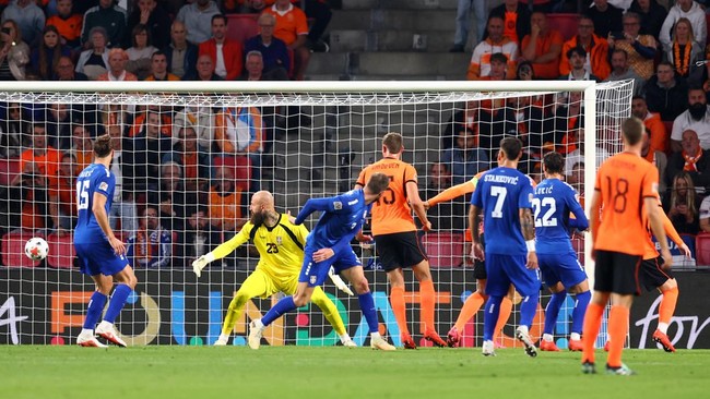 Soccer Football - Nations League - Group A2 - Netherlands v Serbia - Philips Stadion, Eindhoven, Netherlands - October 4, 2026 Netherlands' Teun Koopmeiners scores their first goal REUTERS/Piroschka Van De Wouw