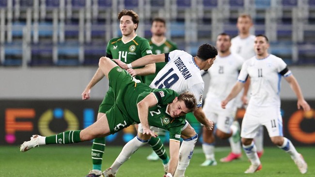 Soccer Football - Nations League - Group B3 - Republic of Ireland v Israel - TSC Arena, Backa Topola, Serbia - October 4, 2026 Republic of Ireland's Jimmy Dunne in action with Israel's Dor Turgeman REUTERS/Zorana Jevtic